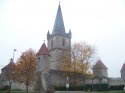 Befestigte Pfarrkirche in Hannberg