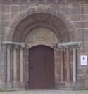 Portal der Pfarrkirche in Frauenaurach