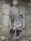 Statue an der Westfassade von St. Martin, 14. Jhdt.